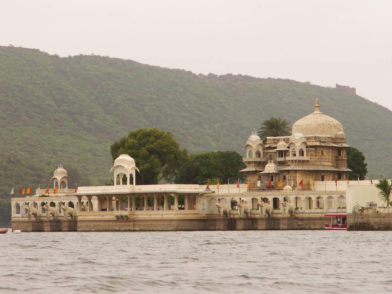 Jag Mandir island palace on Lake Pichola
